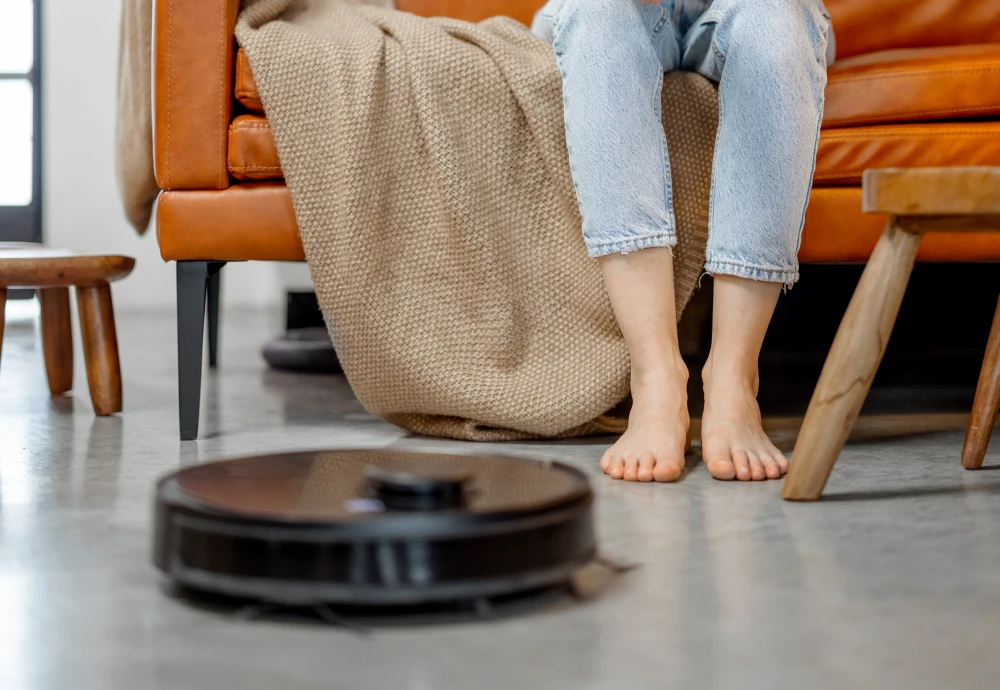 robot vacuum with self cleaning mop